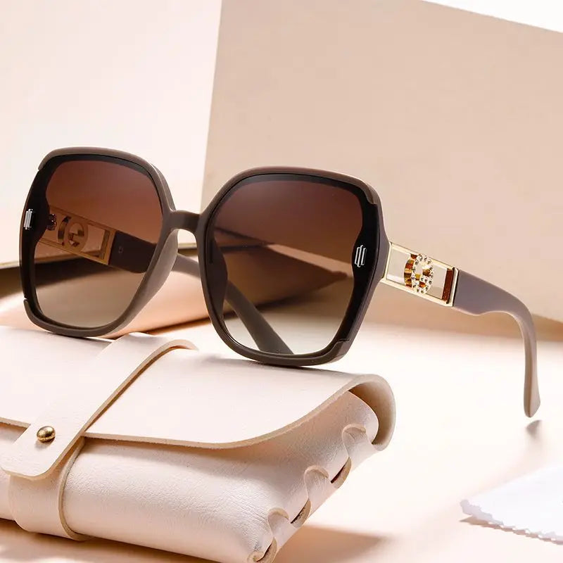 Fashion Square Frame Sunglasses Anti-UV Travel Accessories Popular Sunglasses Beach Eye Protection Shades Glasses Summer Decor